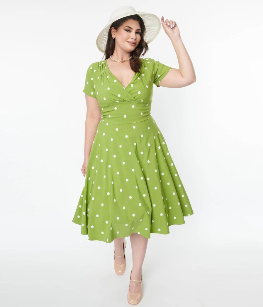 * Unique Vintage Plus Size Green & White Dot Short Sleeve Delores Swing Dress Swing