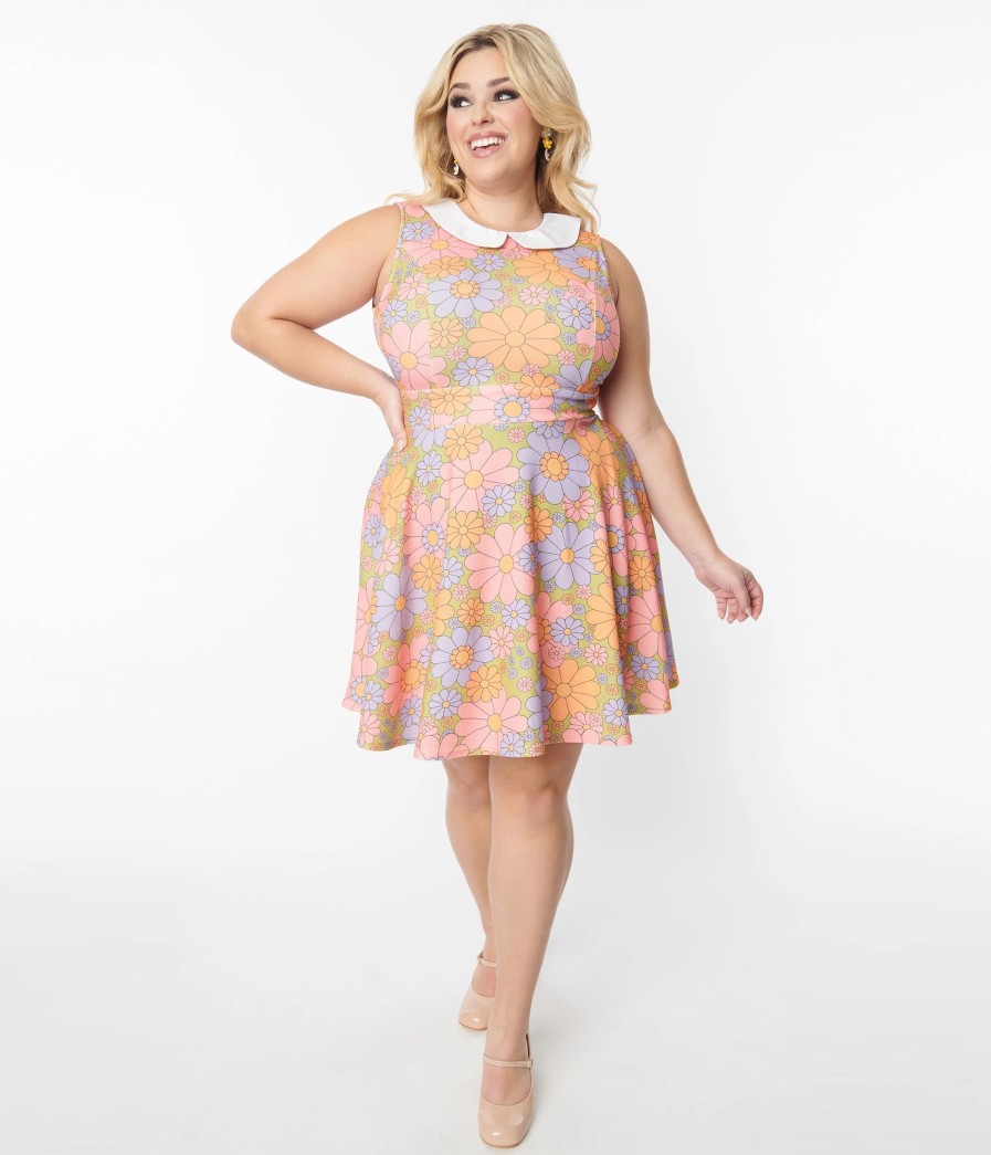 * Smak Parlour Plus Size Avocado Green & Multicolor Daisy Fit & Flare Dress Everyday